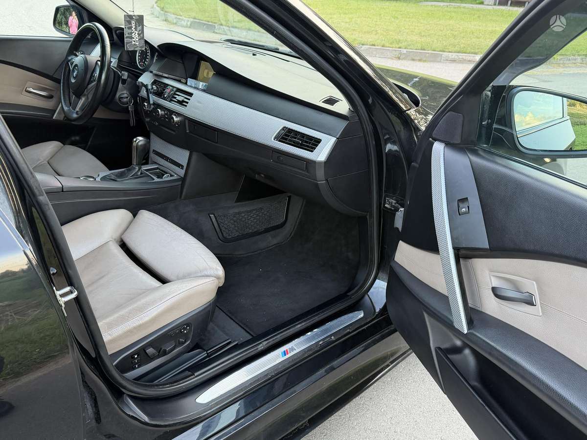 BMW 525, 2.5 l., Седан