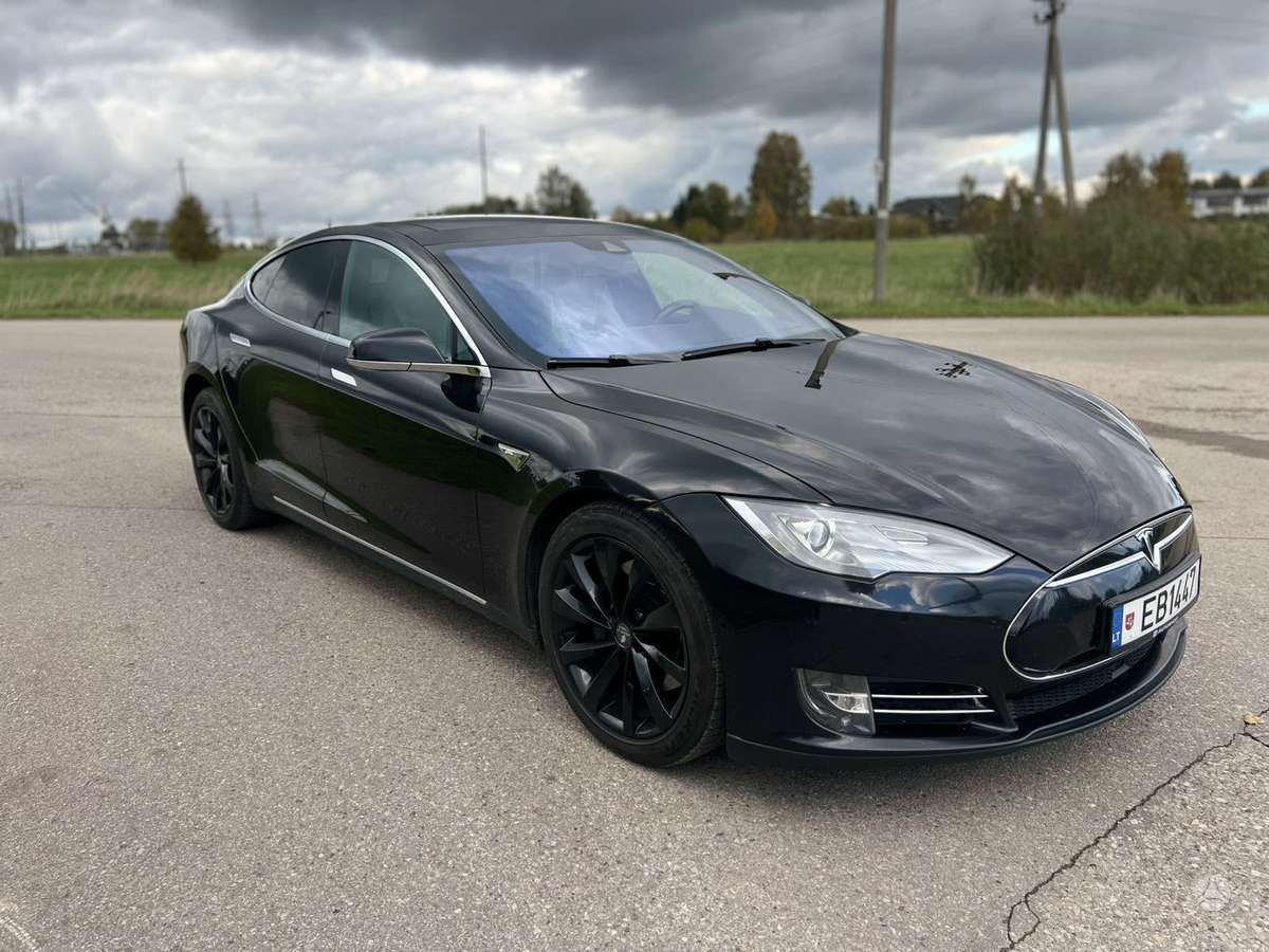 Tesla Model S, 70 kWh, hatchback