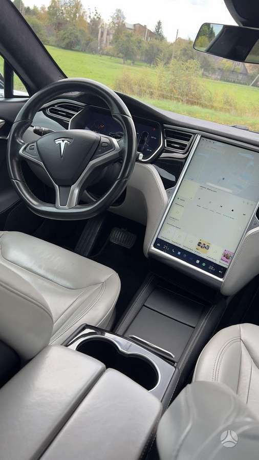 Tesla Model S, 70 kWh, hatchback