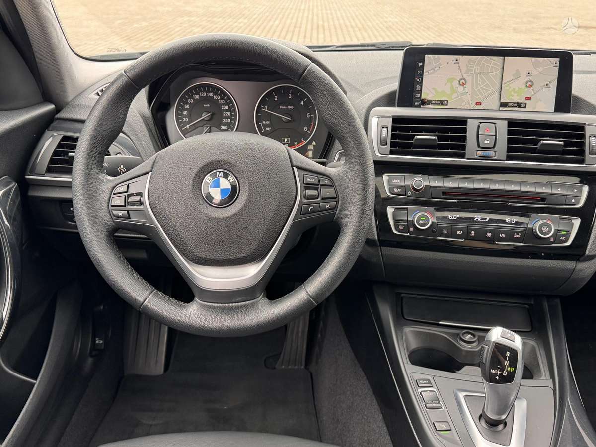 BMW 118, 2.0 l., hatchback