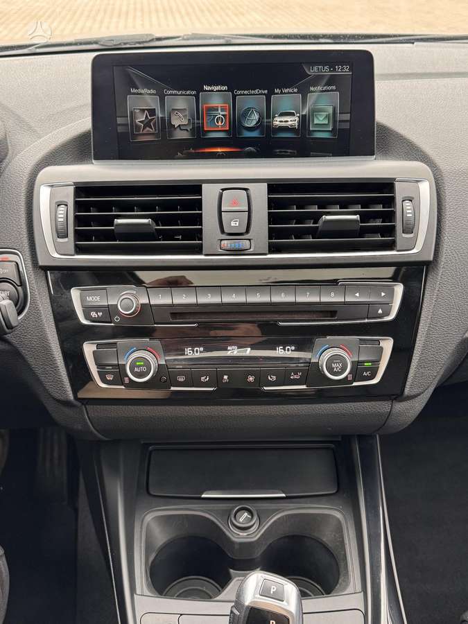 BMW 118, 2.0 l., hatchback