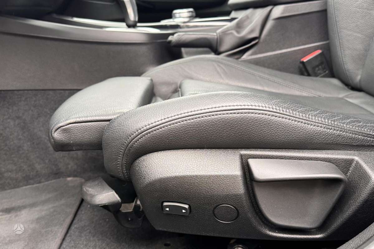 BMW 118, 2.0 l., hatchback