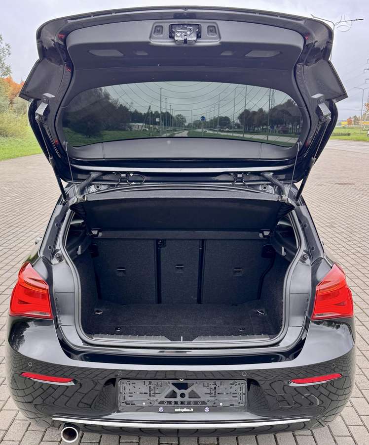BMW 118, 2.0 l., hatchback