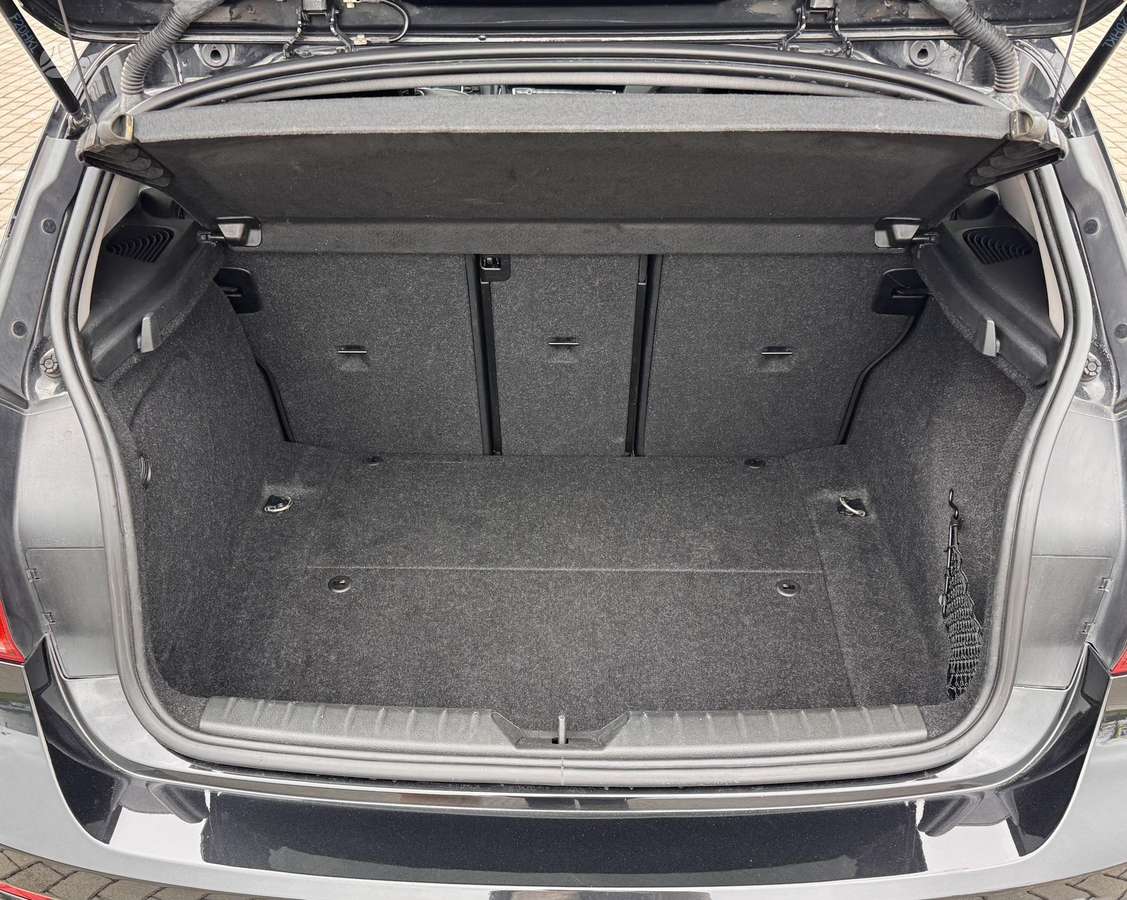 BMW 118, 2.0 l., hatchback