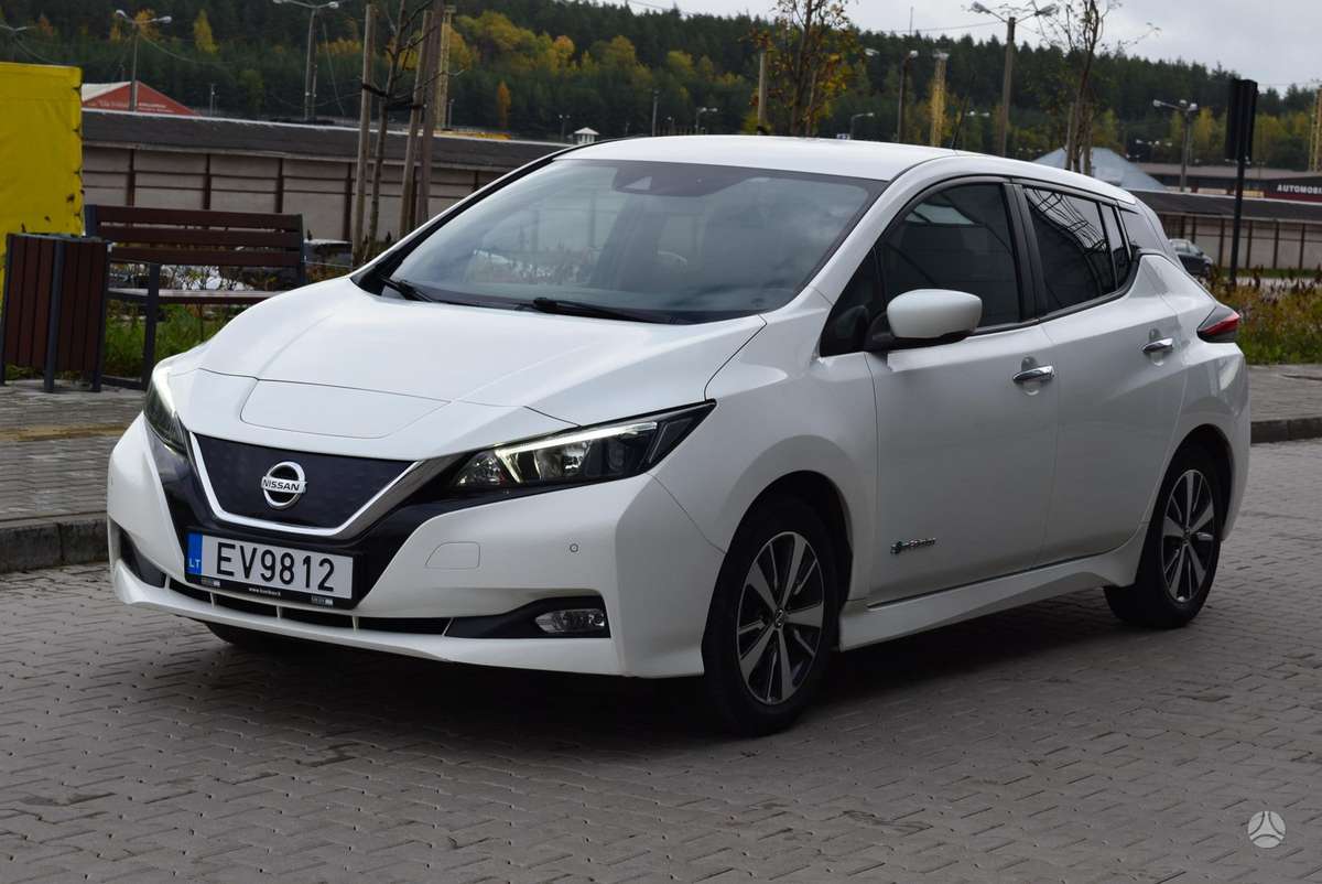 Nissan Leaf, 40 kWh, hatchback