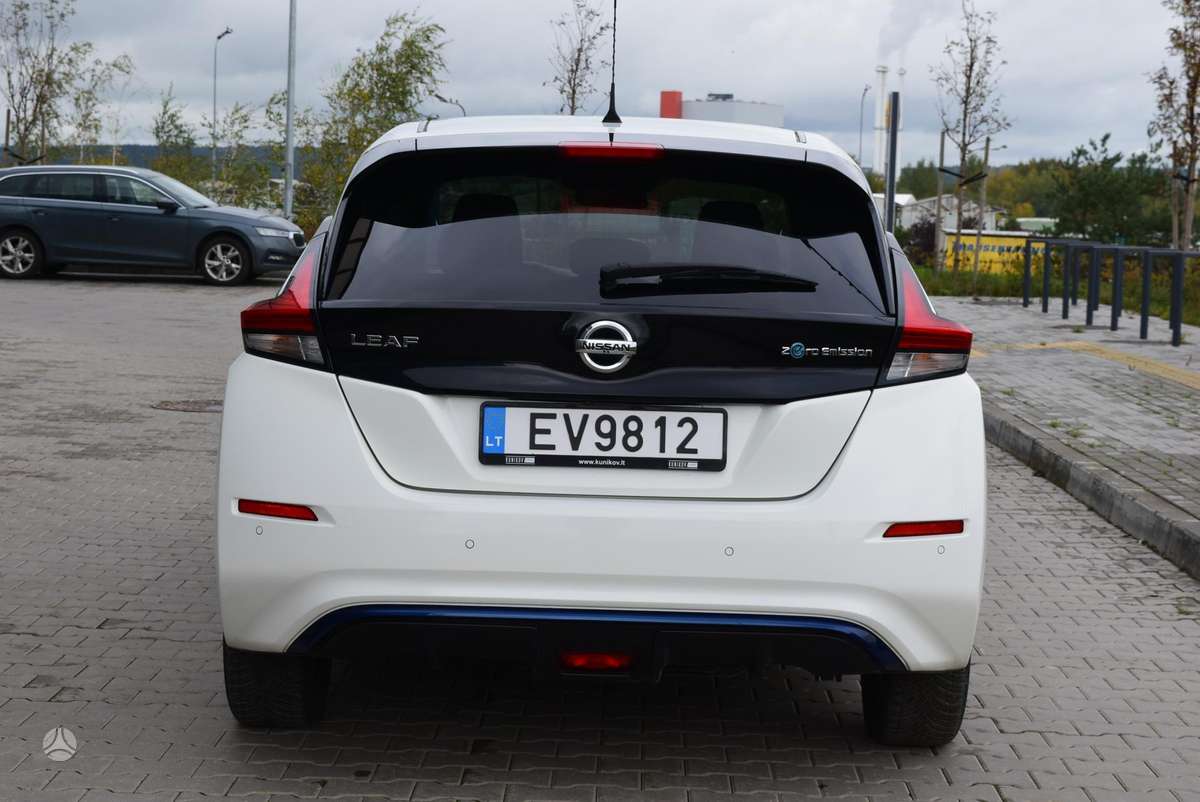 Nissan Leaf, 40 kWh, hatchback