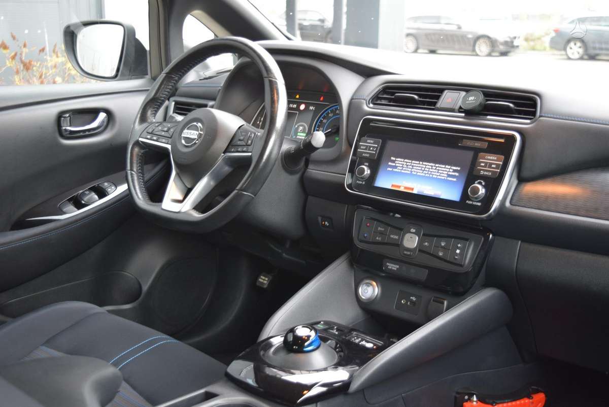 Nissan Leaf, 40 kWh, hatchback