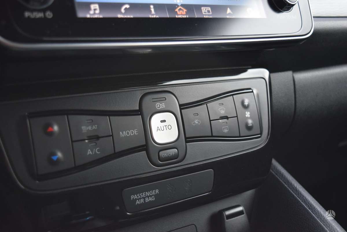 Nissan Leaf, 40 kWh, hatchback