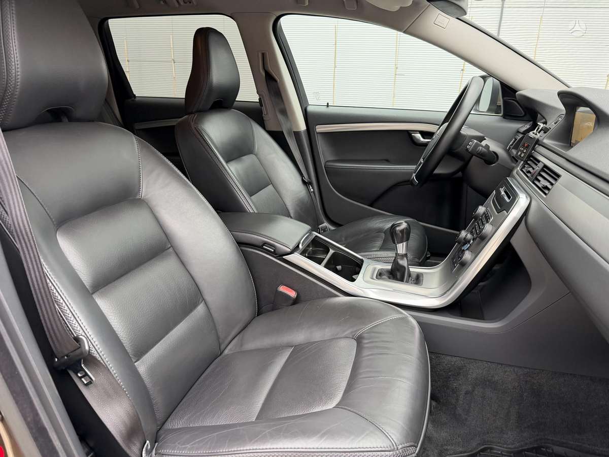 Volvo XC70, 2.0 l., Универсал