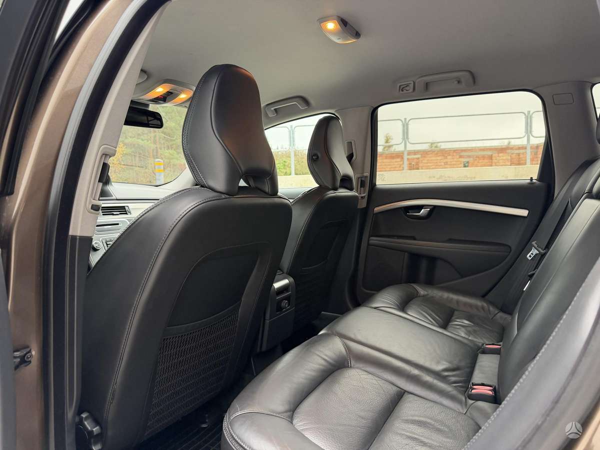 Volvo XC70, 2.0 l., Универсал