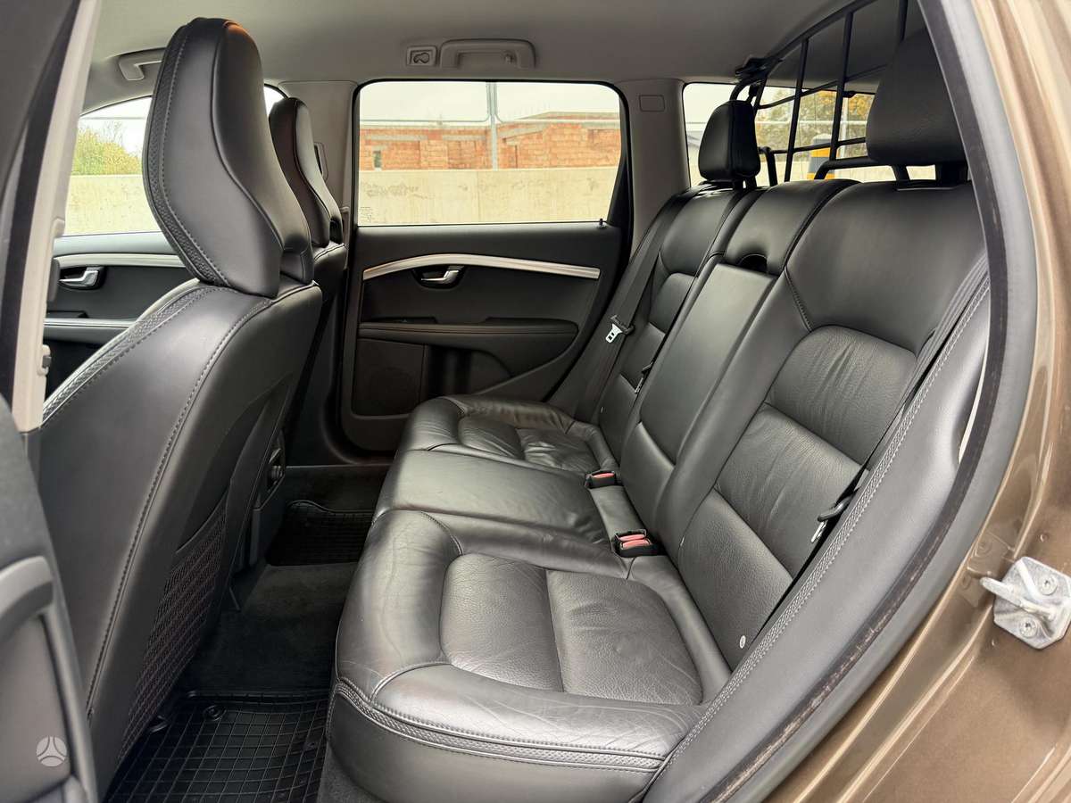 Volvo XC70, 2.0 l., Универсал