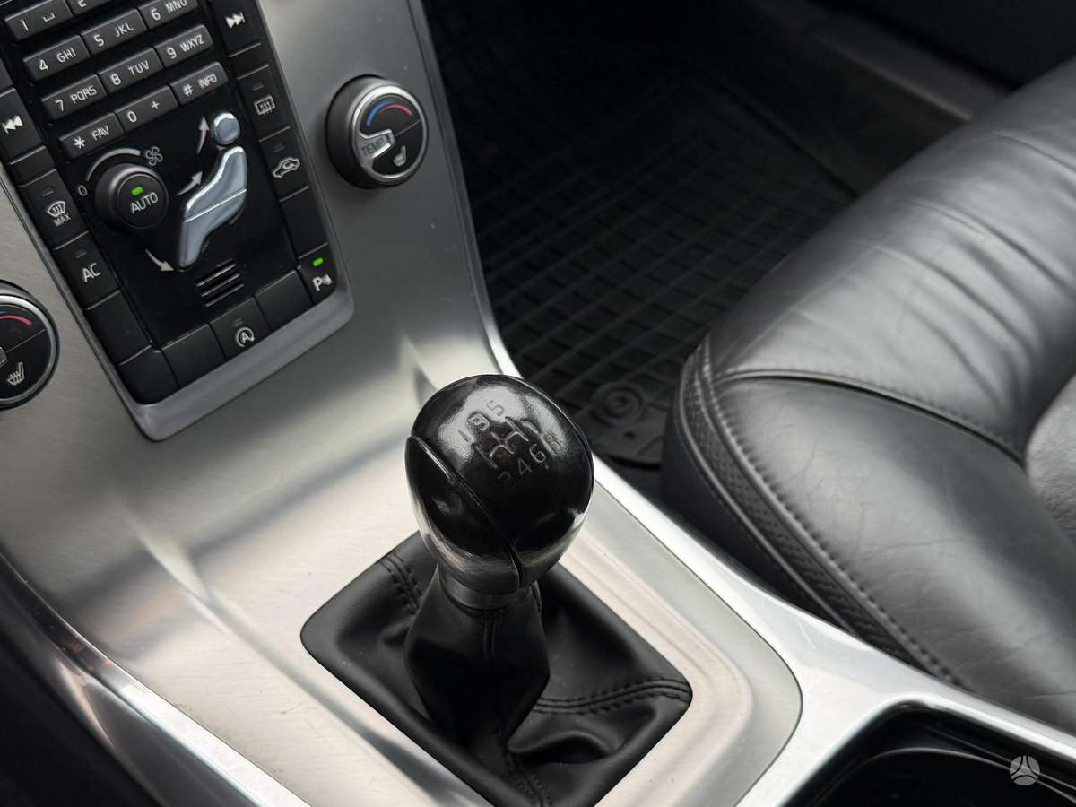Volvo XC70, 2.0 l., Универсал