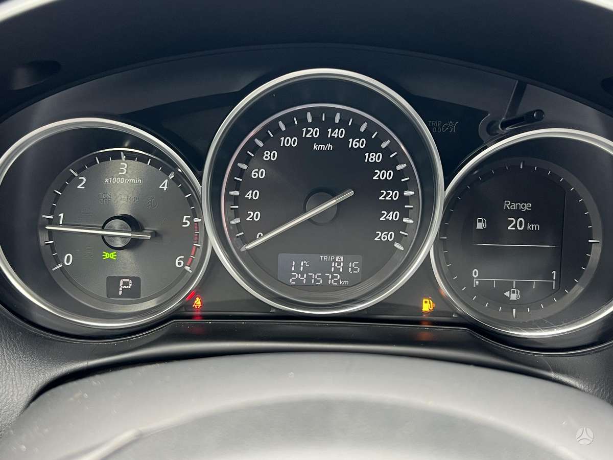 Mazda CX-5, 2.2 l., off-road / crossover