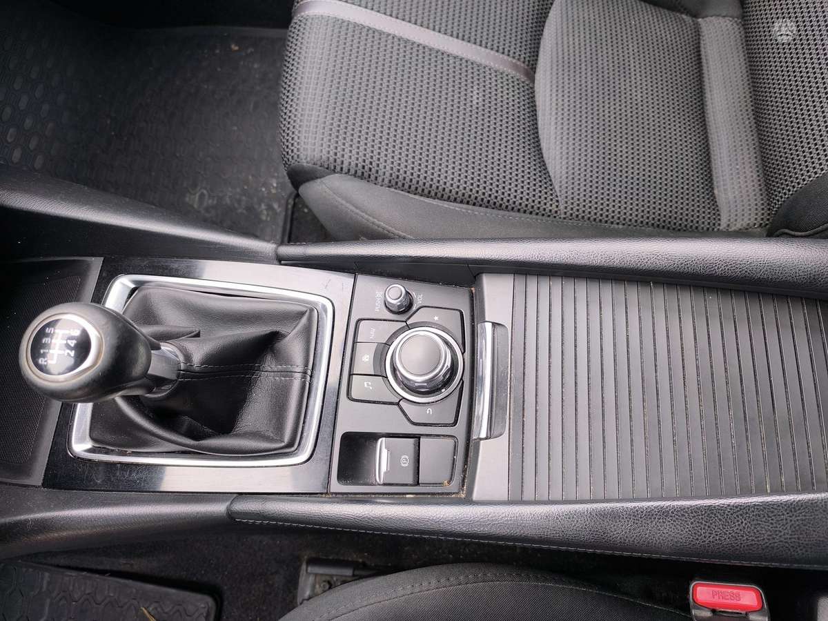 Mazda 3, 2.2 l., hatchback