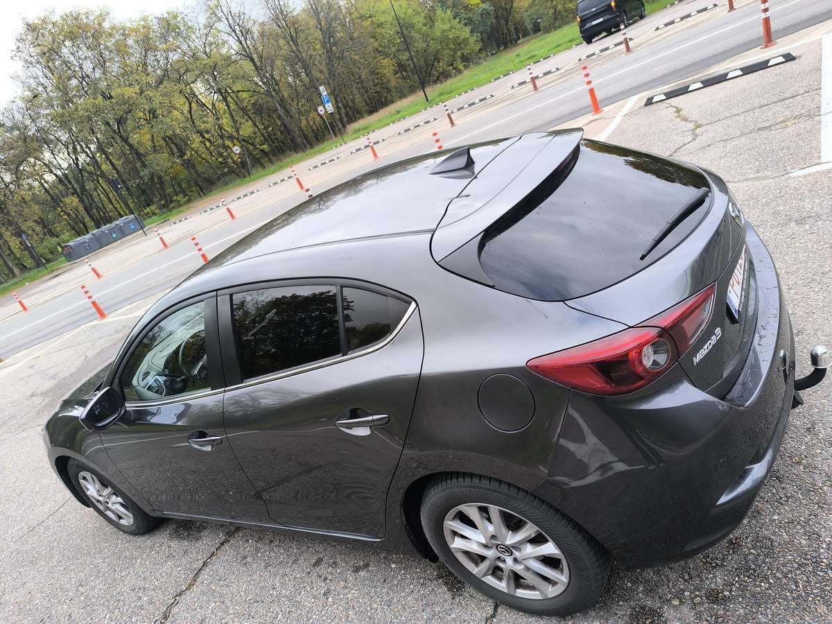 Mazda 3, 2.2 l., Хэтчбек