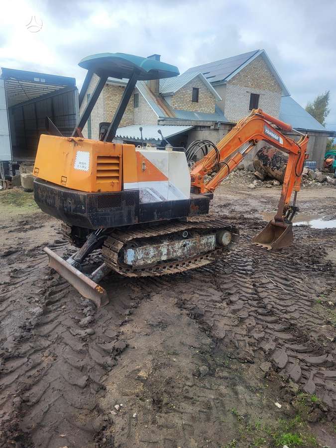 Mitsubishi H35, mini excavator