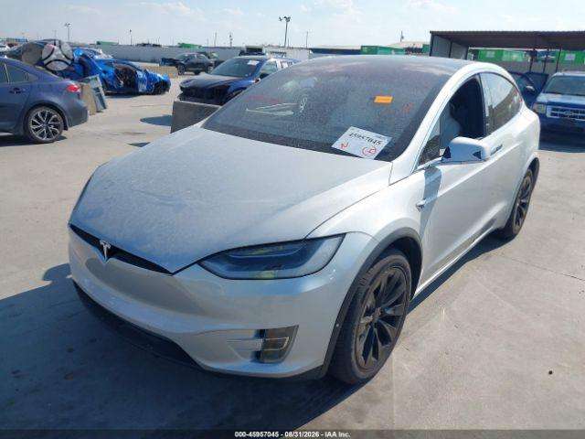 Tesla Model X, Внедорожник / Кроссовер