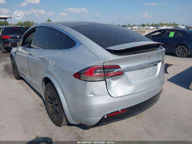 Tesla Model X, visureigis / krosoveris