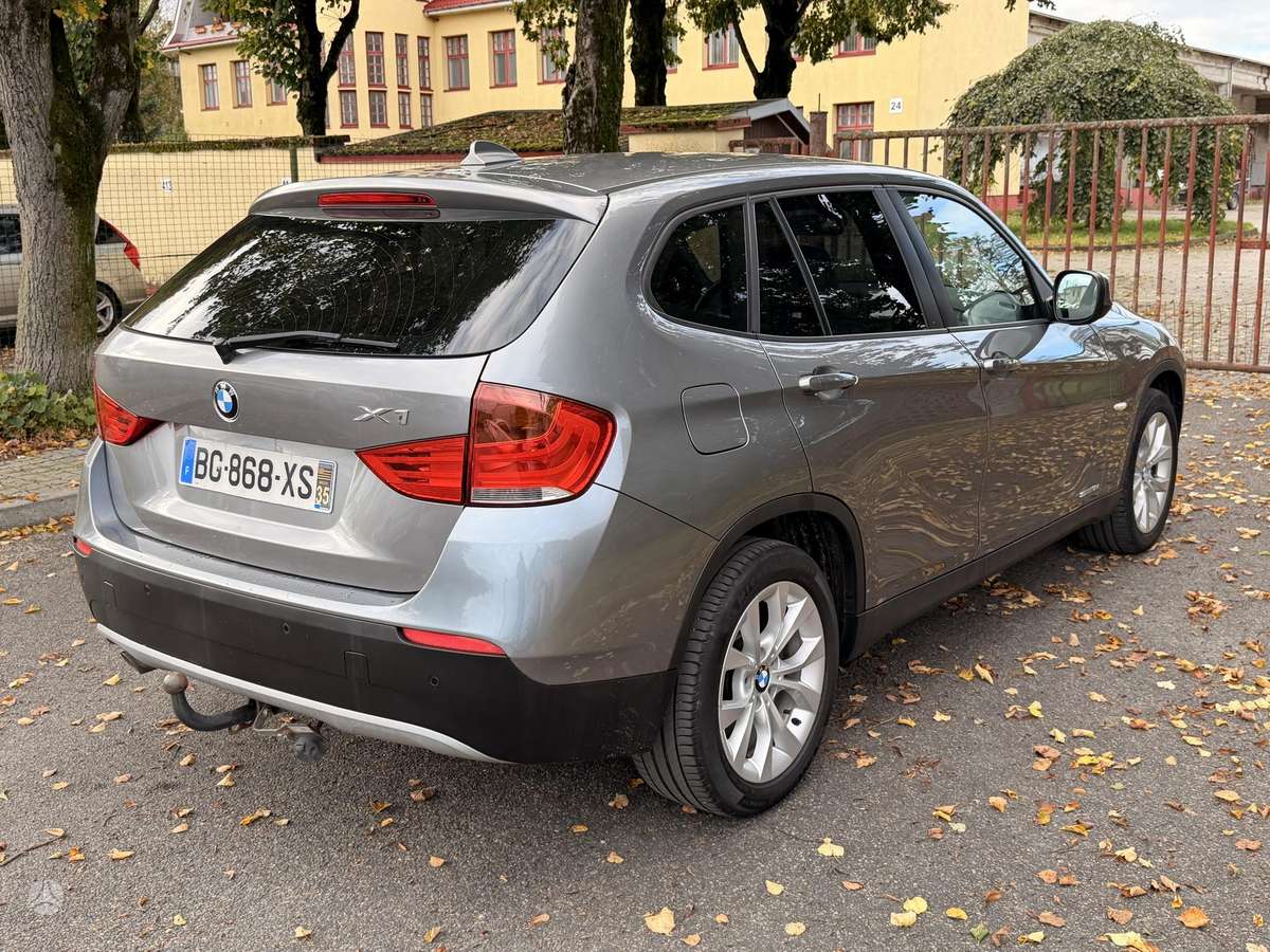 BMW X1, 2.0 l., hatchback
