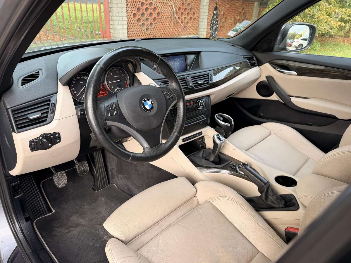 BMW X1, 2.0 l., hatchback