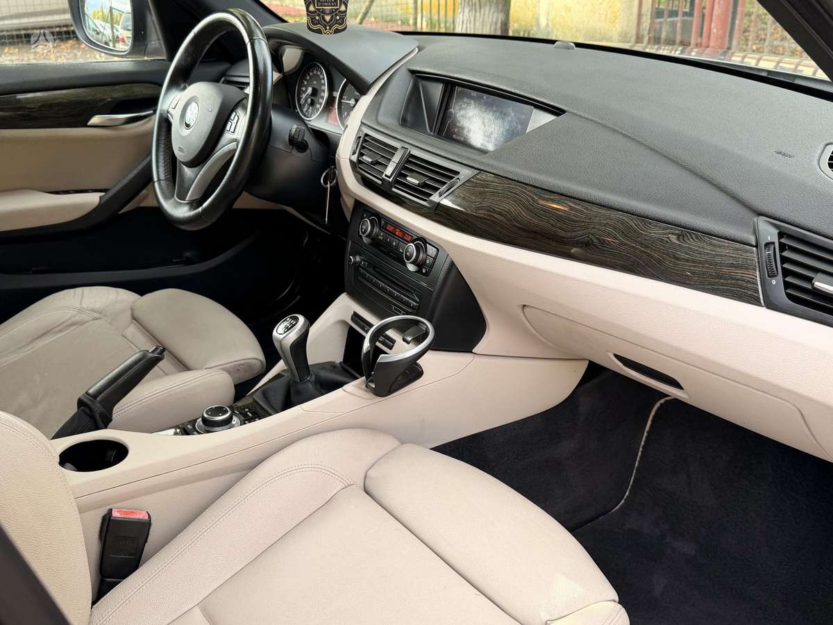 BMW X1, 2.0 l., hatchback