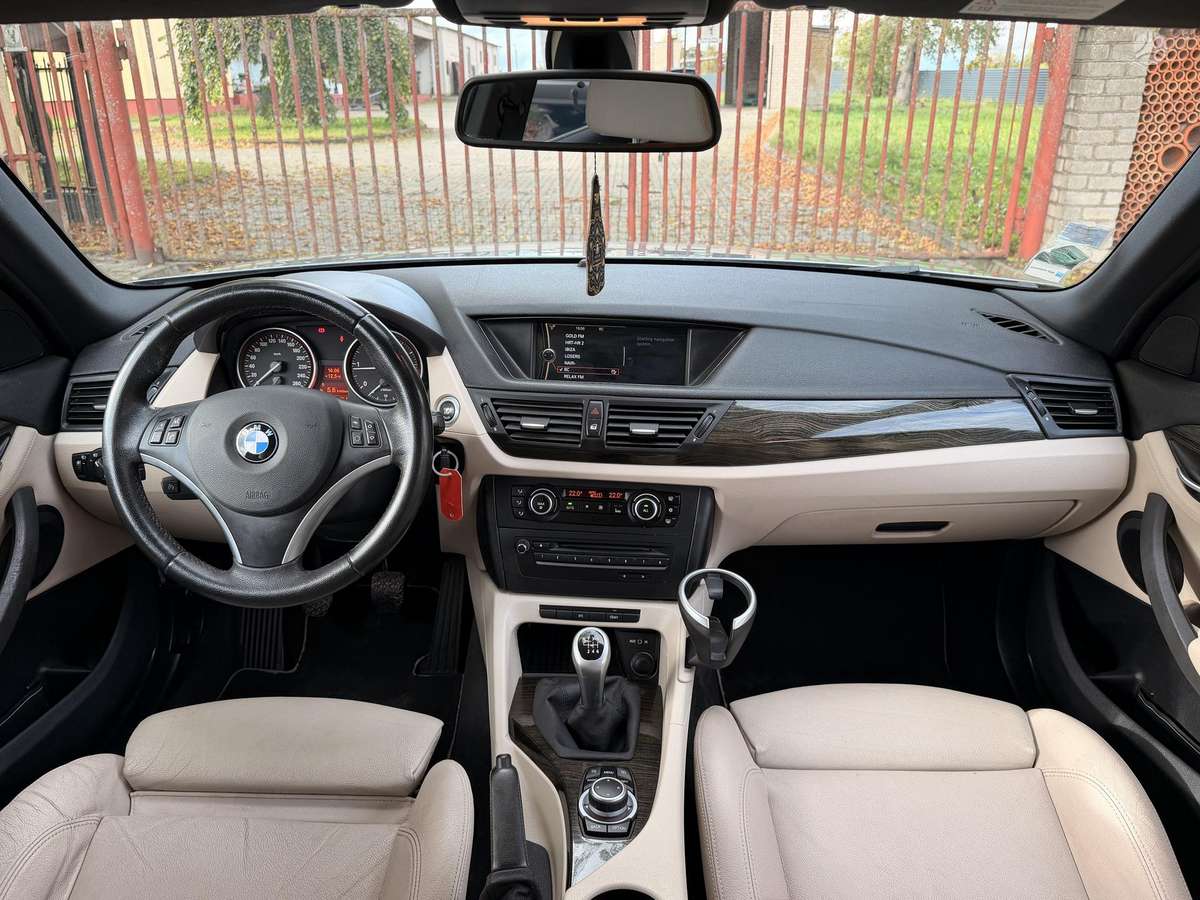 BMW X1, 2.0 l., hatchback