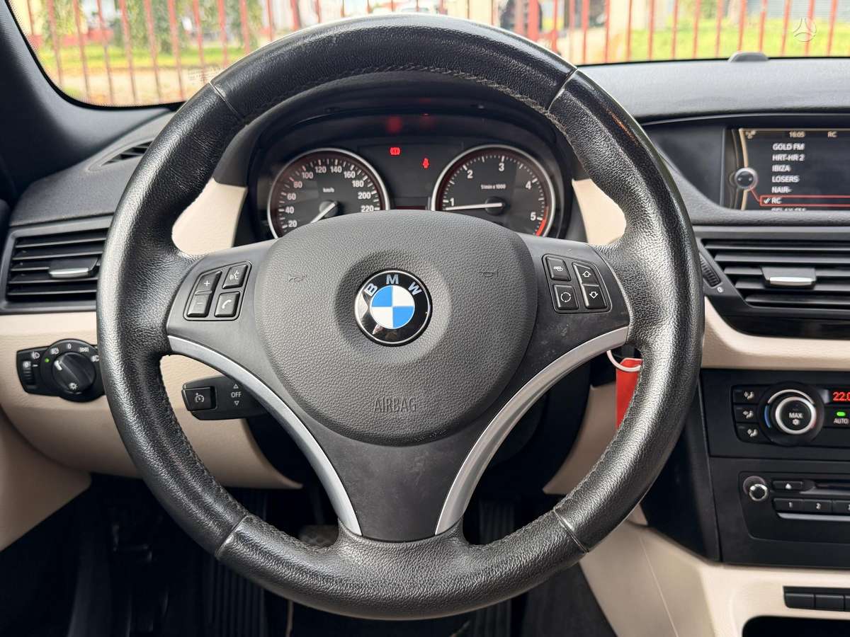 BMW X1, 2.0 l., hatchback