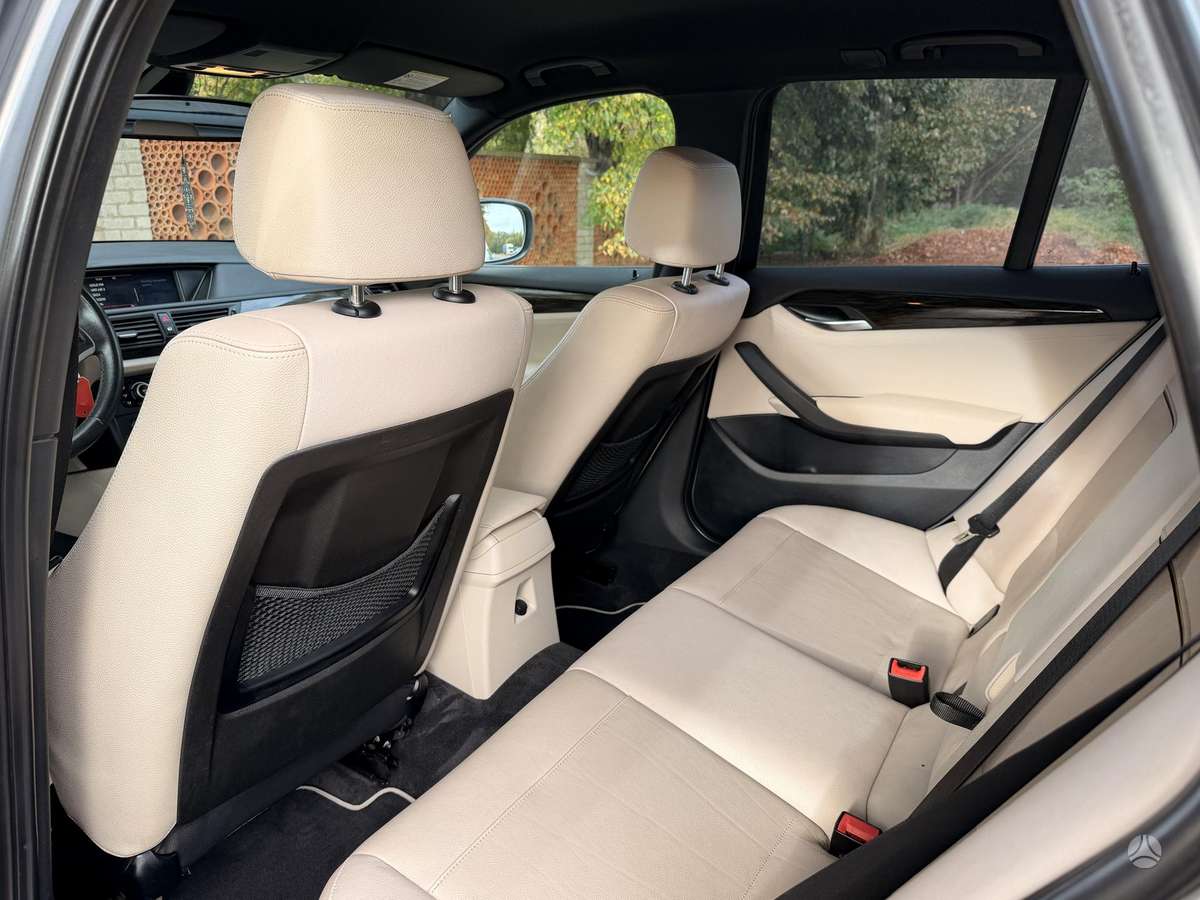 BMW X1, 2.0 l., hatchback