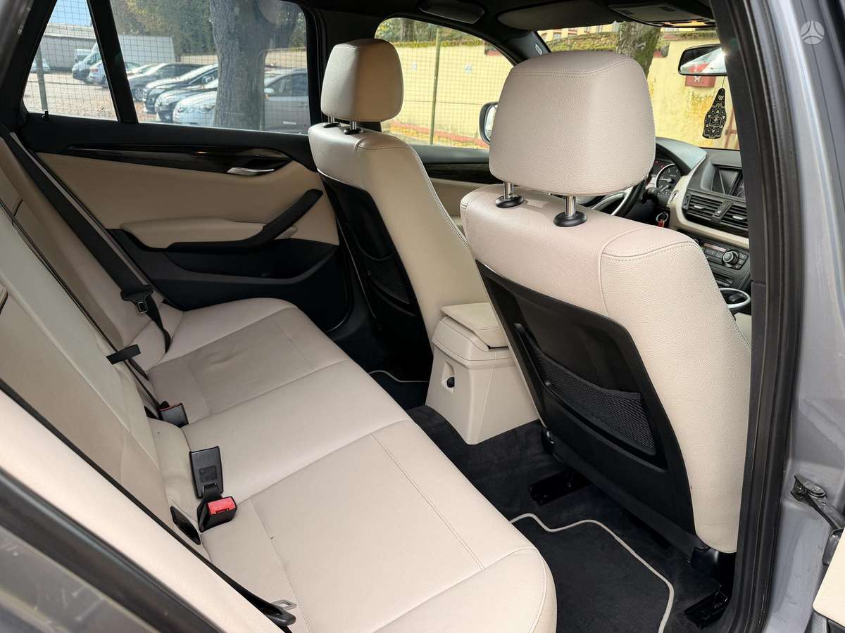 BMW X1, 2.0 l., hatchback
