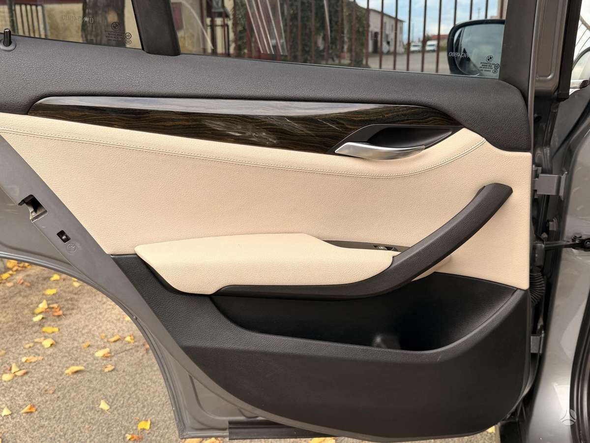 BMW X1, 2.0 l., hatchback