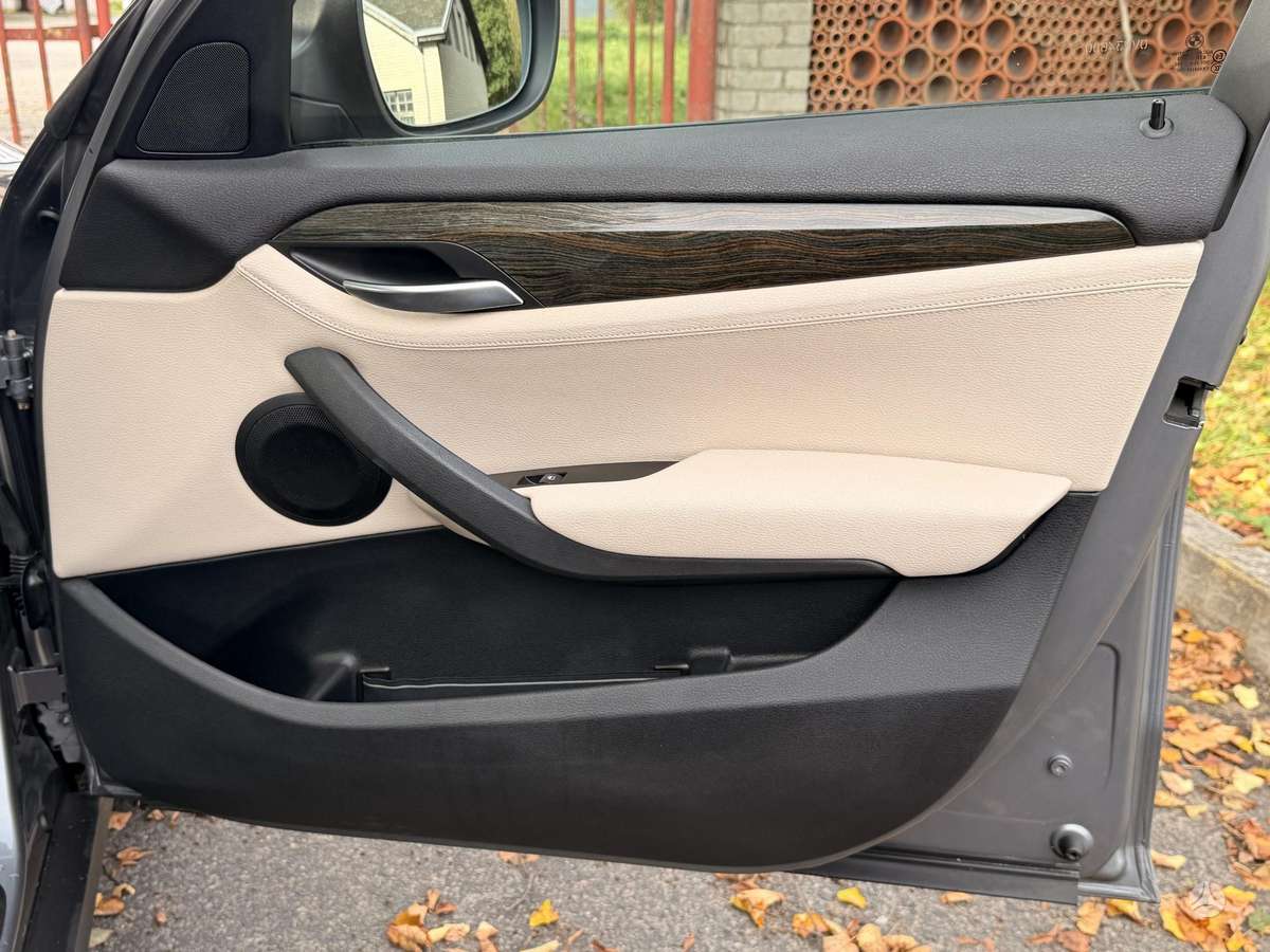 BMW X1, 2.0 l., hatchback