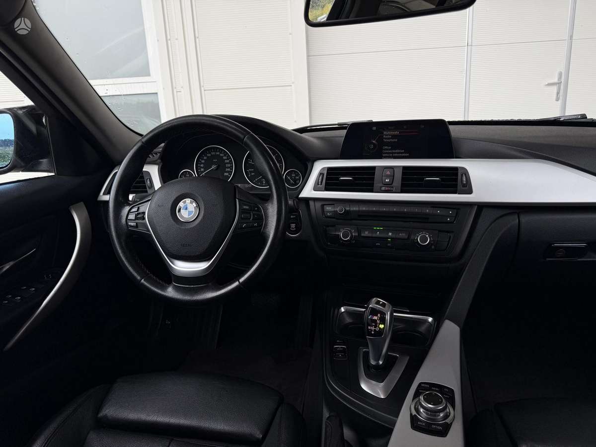 BMW 318, 2.0 l., Седан