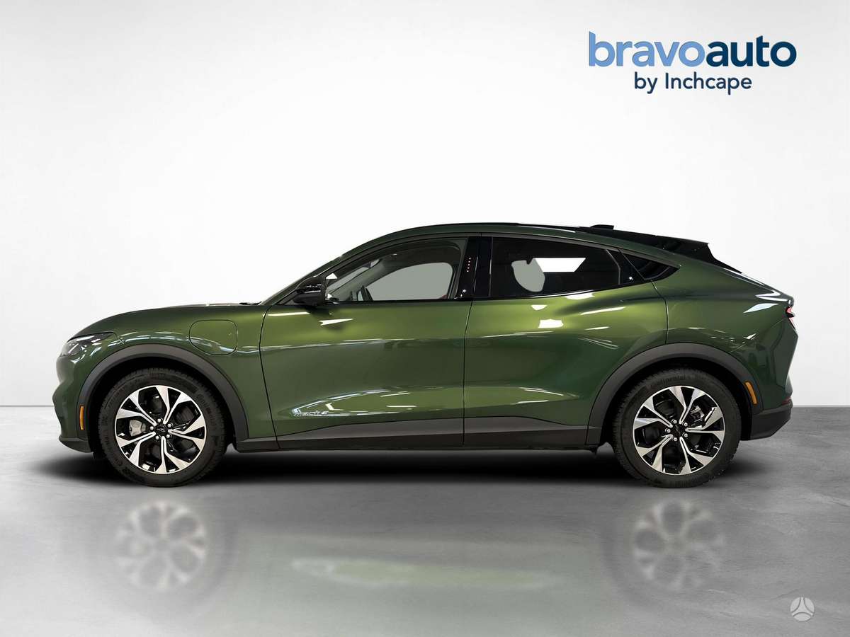 Ford Mustang Mach-E, off-road / crossover