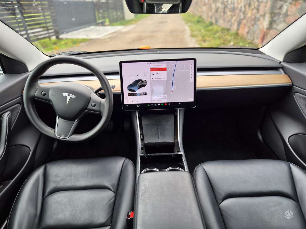 Tesla Model 3, 81 kWh, hatchback