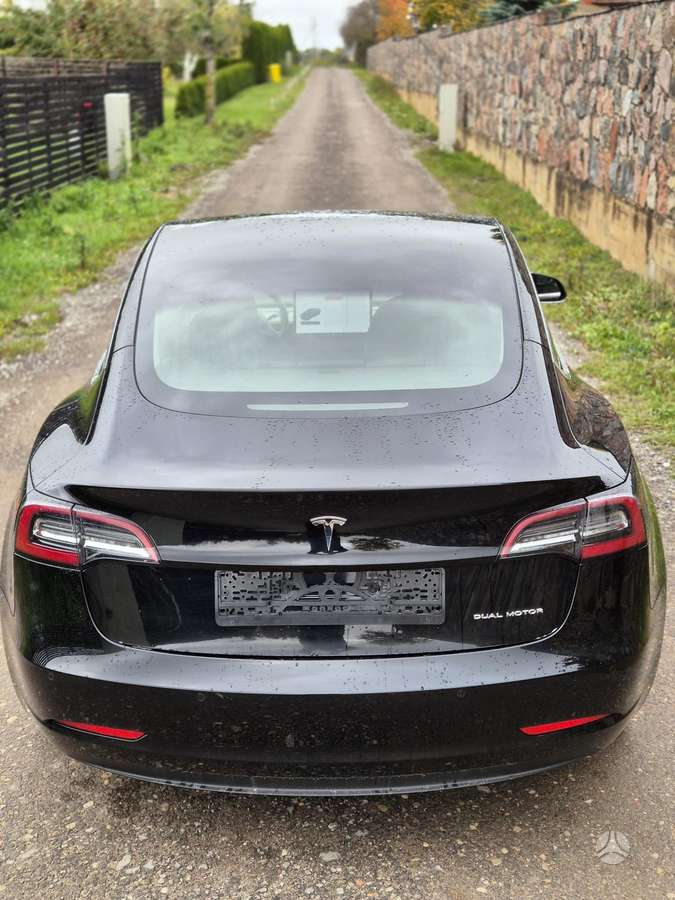 Tesla Model 3, 81 kWh, hatchback