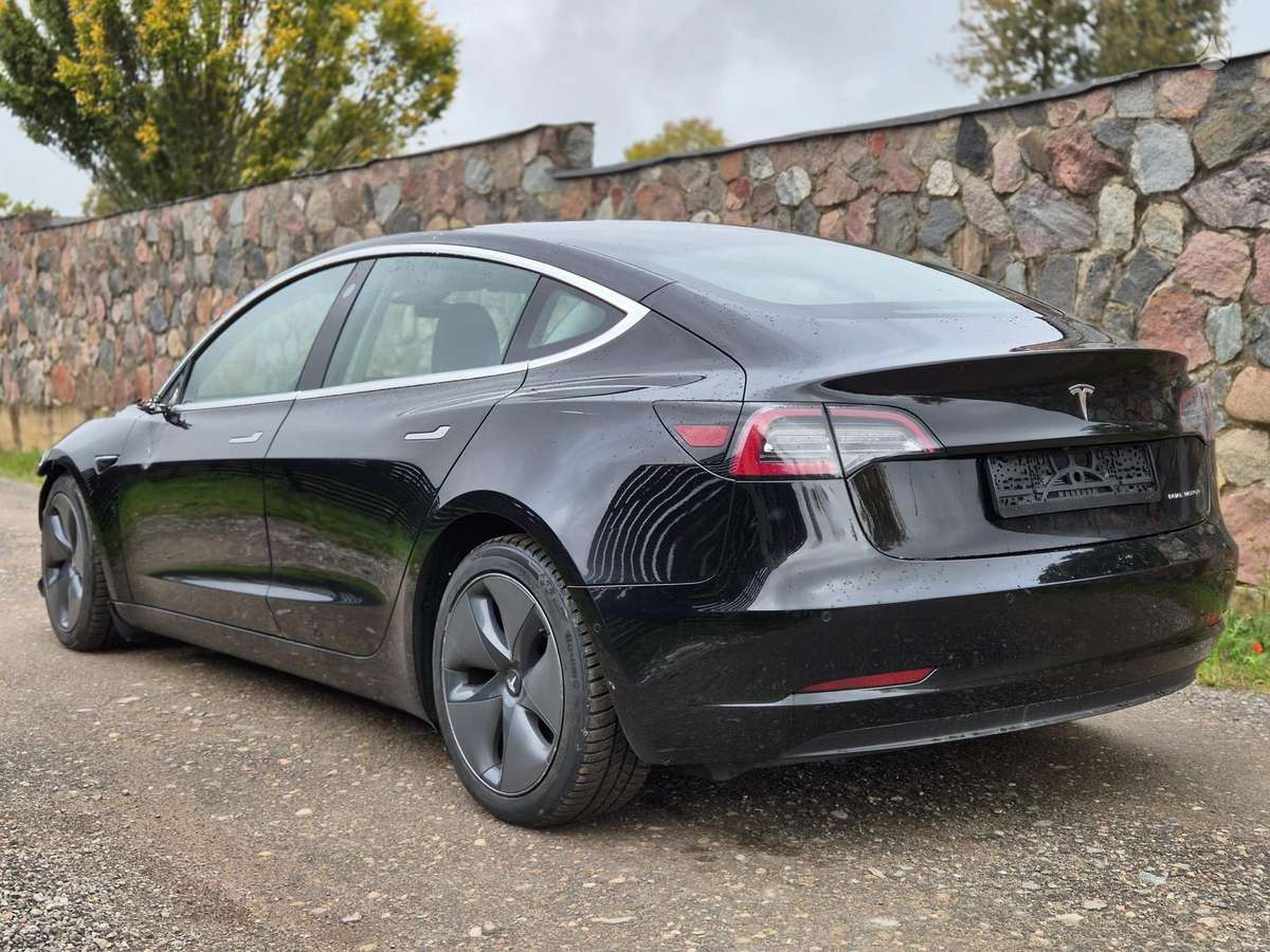 Tesla Model 3, 81 кВт·ч, Хэтчбек