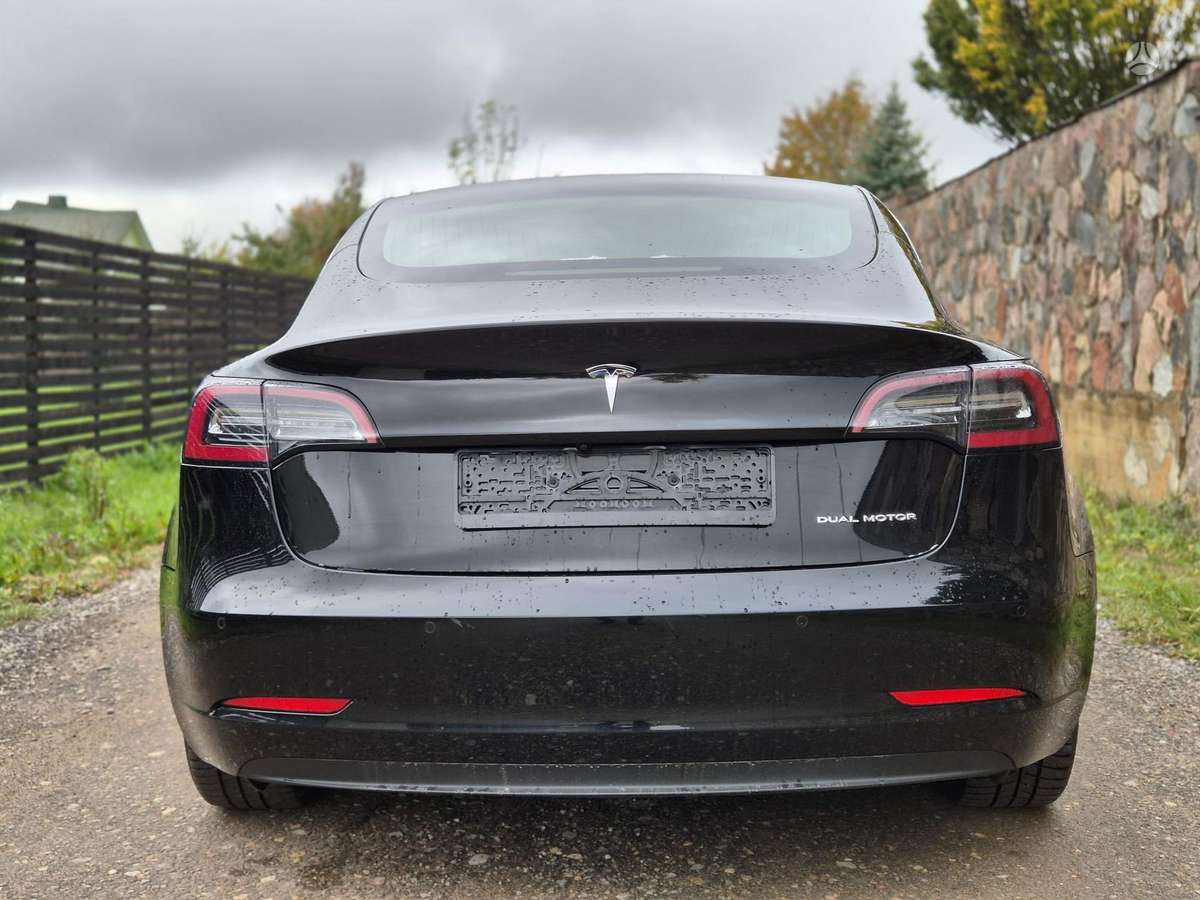 Tesla Model 3, 81 kWh, hatchback
