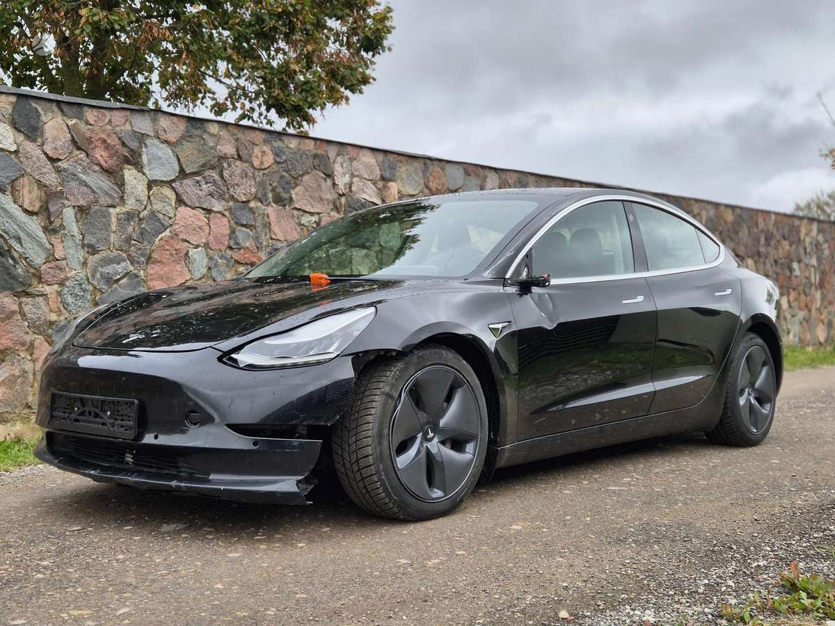 Tesla Model 3, 81 кВт·ч, Хэтчбек