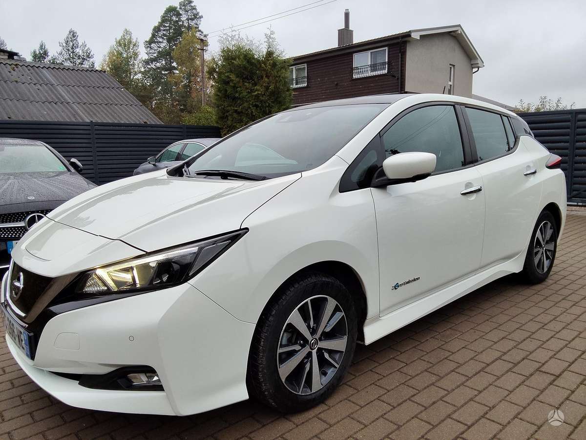 Nissan Leaf, hečbekas