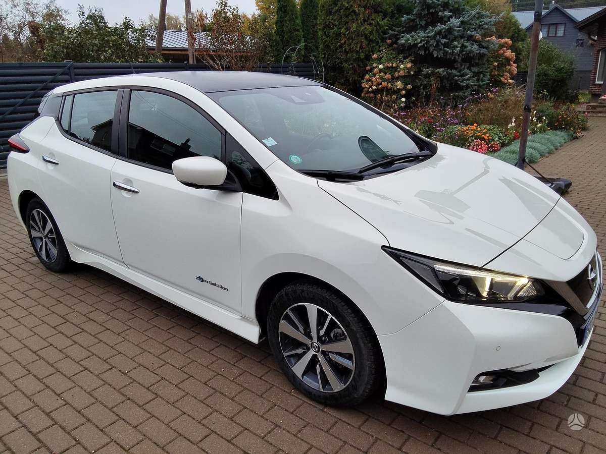 Nissan Leaf, Хэтчбек