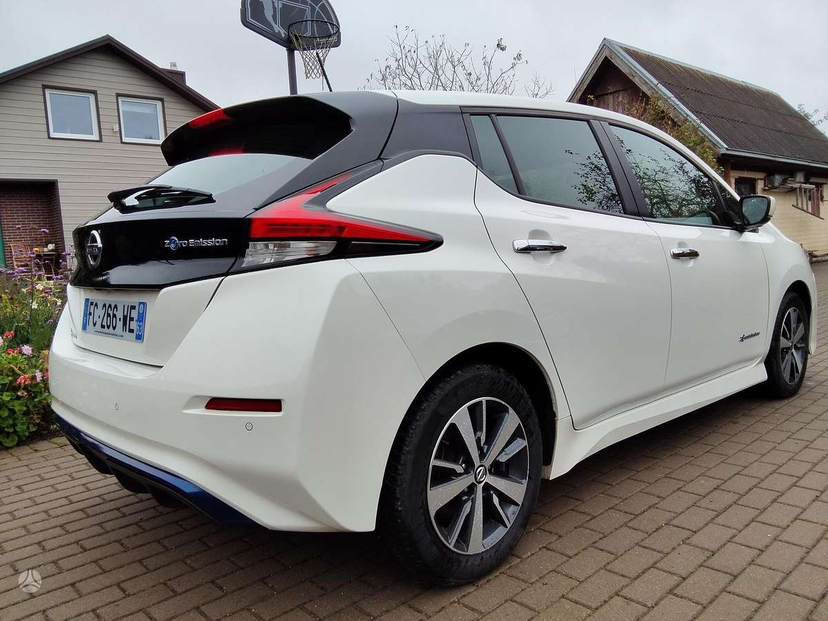 Nissan Leaf, hečbekas