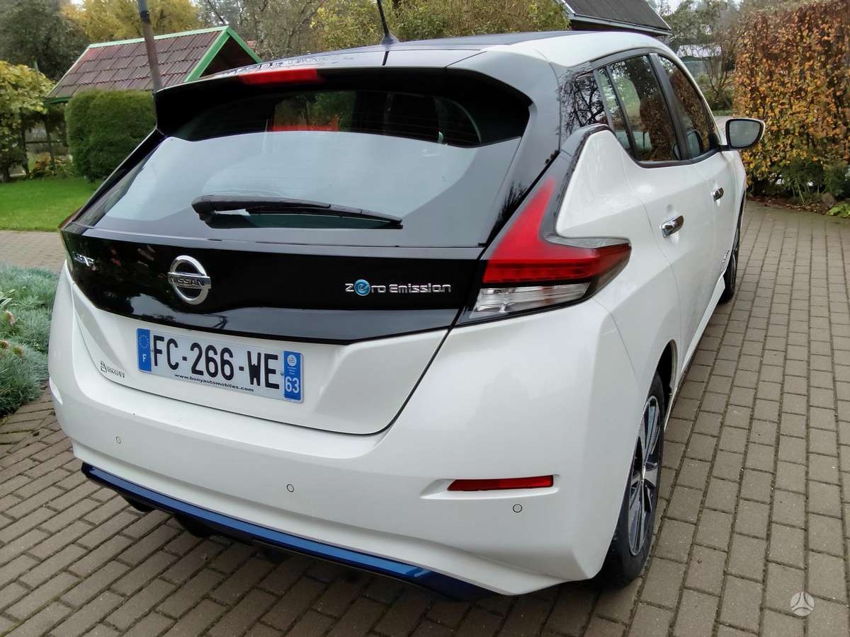 Nissan Leaf, Хэтчбек