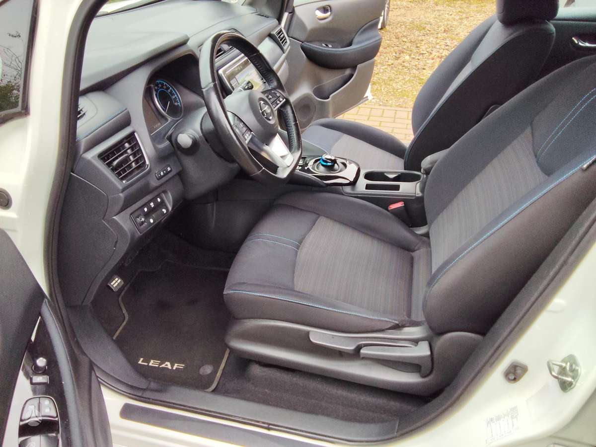 Nissan Leaf, hečbekas