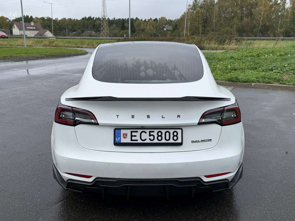 Tesla Model 3, saloon / sedan