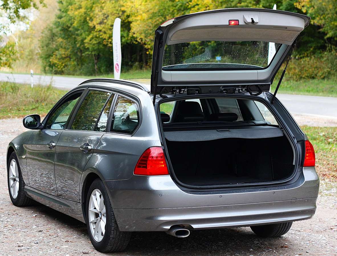 BMW 320, 2.0 l., wagon