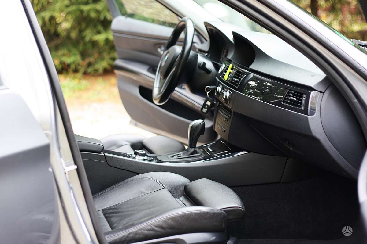 BMW 320, 2.0 l., wagon