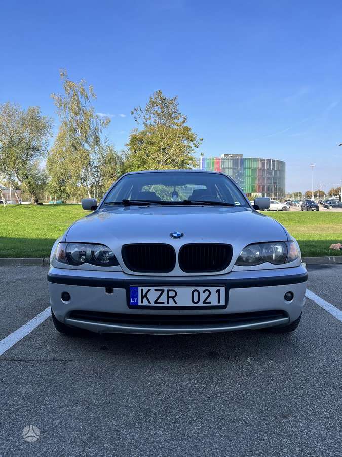 BMW 320, saloon / sedan