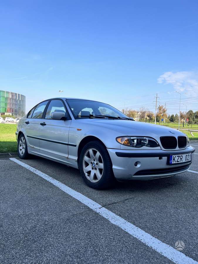 BMW 320, saloon / sedan