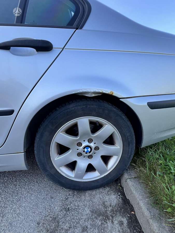 BMW 320, saloon / sedan