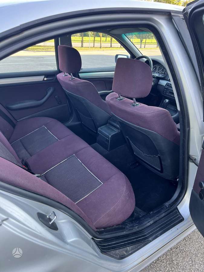 BMW 320, sedanas